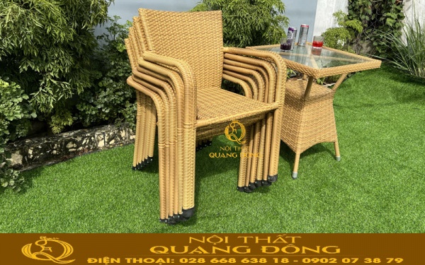 Tính nhẹ của ghế giả mây mang đến cho khách hàng sự tiện nghi