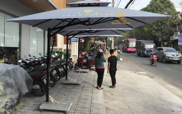 dù lệch tâm vuông mẫu dù lệch tâm vuông 3 mét không có rèm che phủ xuống dưới