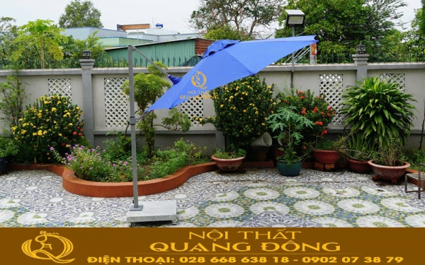 Dù nghiêng lệch tâm tròn có đường kính 2.9m tạo vùng bóng mát rộng rãi