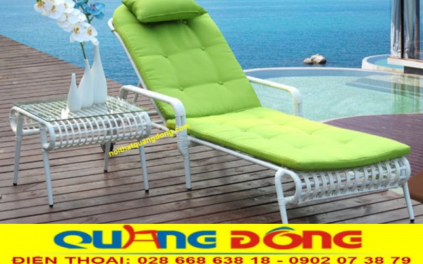 Ghế nằm hồ bơi QD-1248 gam màu trắng tinh khôi, điểm nhấn nổi bật không gian ngoại thất khu vực bể bơi bãi biển