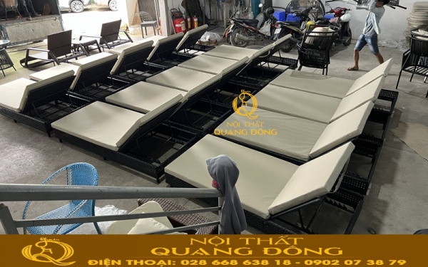 Ghế nằm hồ bơi mây nhựa QD-1268 chuẩn bị giao cho khách tại Bà Rịa Vũng Tàu