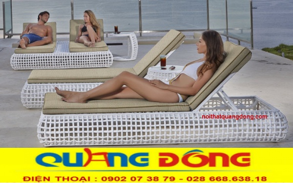 Ghế nằm hồ bơi giả mây đan ca rô thoáng đãng, bằng sợi mây nhựa bản lớn cứng cáp 