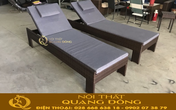 Ghế nằm hồ bơi QD-592 màu nâu giả gỗ nệm xám