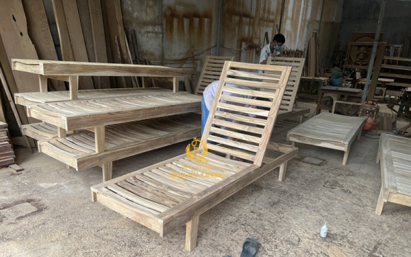 Ghế nằm hồ bơi được lắp ghép hoàn thiện