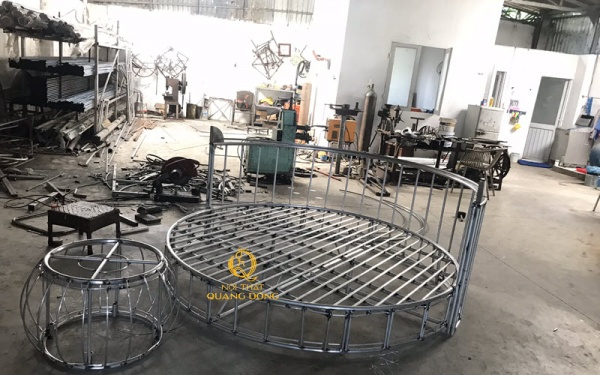 Khung giường tắm nắng QD-517 bằng nhôm mà Nội Thất Quang Đông ra theo yêu cầu của khách hàng