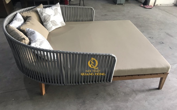 Mẫu giường nằm bể bơi bãi biển giả mây kết hợp khung gỗ, nhà sản xuất Nội Thất Quang Đông