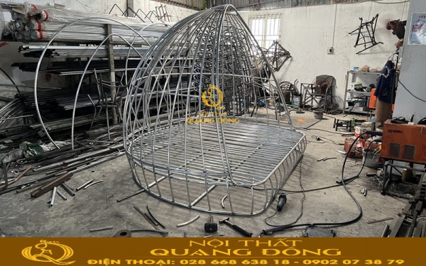 Khung sườn ghế tắm nắng tại xưởng Nội thất Quang Đông