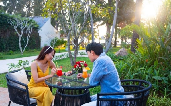 Mẫu bàn ghế giả mây QD-2088 tại khu vực garden Palace Resort Long Hải Vũng Tàu