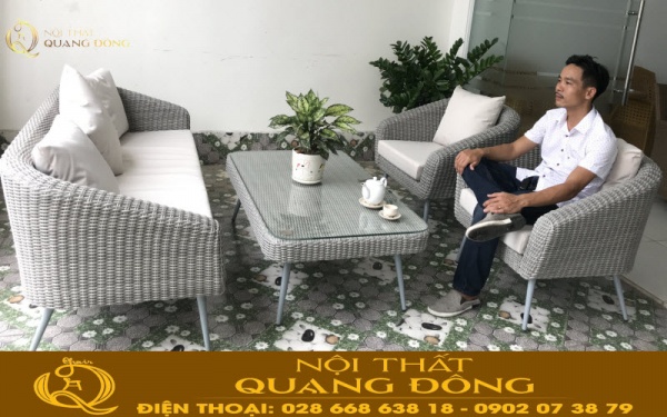 Bộ sofa giả mây QD-701 gồm 2 ghế đơn và 1 băng dài rất tiện lợi bạn có thể dùng cho phòng khách hay ngoài trời sân vườn đều được