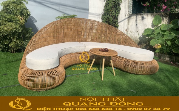 Mẫu sofa ngoài trời giả mây thiết kế không theo bất cứ một hình khối nào vô cùng độc lạ đẹp mắt