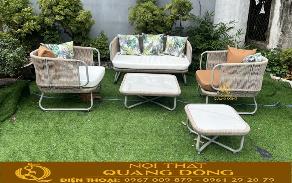 Sofa giả mây QD-759 được trang bị nệm gối êm ái giúp thoải mái khi ngồi thư giãn