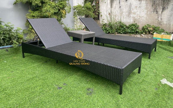 Ghế nằm hồ bơi 2026 ưu tiên phong cách tối giản nhưng sang trọng