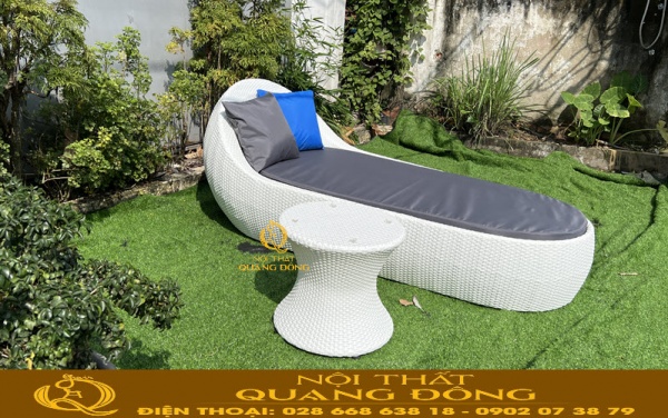 Ghế hồ bơi thiết kế dáng hình oval độc đáo