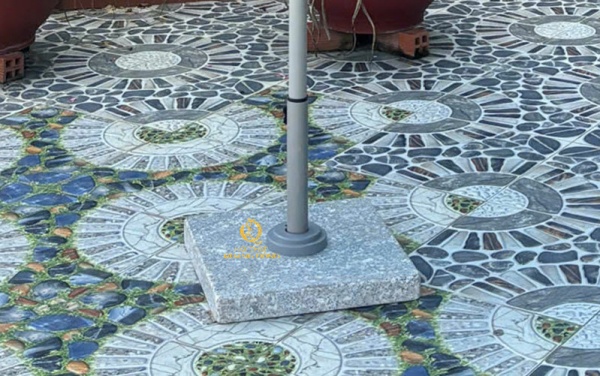 đế dù bằng đá granite tự nhiên vuông cho dù đúng tâm 4 mét