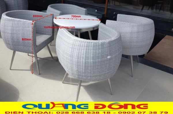 Kích thước của bàn ghế giả mây QD-302 tại xưởng Nội thất Quang Đông Bộ bàn ghế giả mây QD-302 được thiết kế với kích thước chuẩn từ Nội thất Quang Đông