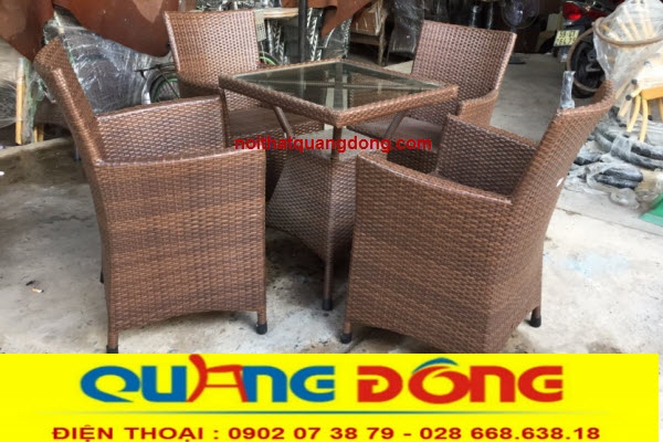 Bàn ghế giả mây QD-064 gam màu nâu giả gỗ Bàn ghế giả mây QD-064 gam màu nâu giả gỗ tại xưởng của Nội Thất Quang Đông