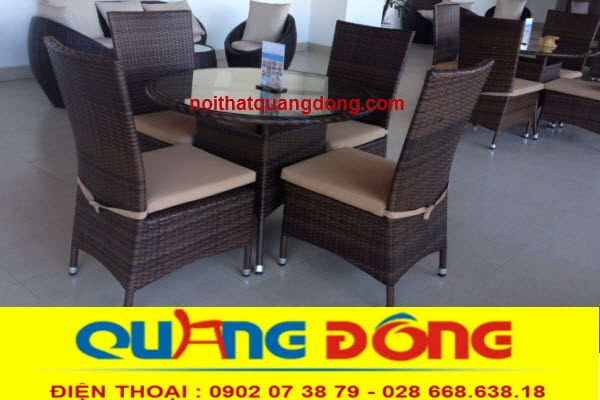 Bộ bàn ghế giả mây QD-209 gam màu nâu trung tính phù hợp với quán cafe