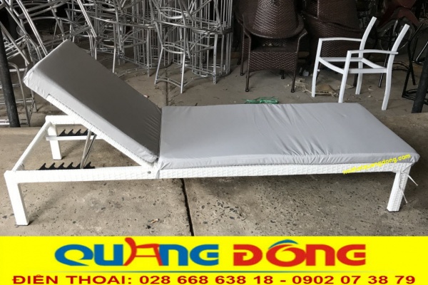 Ghế nằm thư giãn tắm nắng cho hồ bơi, bãi biển QD-1247 Đơn giản gọn gàng với chức năng tiêu chuẩn của chiếc giường tắm nắng cho hồ bơi, bãi biển, sản phẩm đạt tuổi thọ độ bền cao tiêu chí được nhiều khách hàng đặt ra, nên mẫu ghế nằm hồ bơi QD-1247 luôn là sản phẩm bán chạy nhất trong suốt thời gian vừa qua