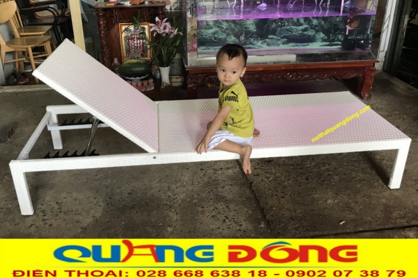 Ghế hồ bơi giả mây QD-1247 | Mẫu giường nằm bể bơi Mẫu ghế nằm hồ bơi bằng nhựa giả mây QD-1247 gam màu trắng không sử dụng nệm lót