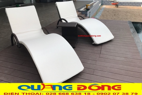 Ghế hồ bơi QD-590 sử dụng nệm lót phù hợp cho không gian ngoài trời Ghế nằm hồ bơi QD-590 sang trọng tiện nghi cho bể bơi, bãi biển mang trong mình chiếc nệm lót màu trắng tinh khiết tạo sự nổi bật cho không gian