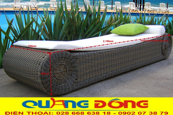 Ghế nằm hồ bơi bằng nhựa giả mây cao cấp QD-596 Ghế nằm hồ bơi QD-596 có thiết kế hiện đại với điểm nhấn xoáy tròn ở đầu giường lạ mắt, cuốn hút.