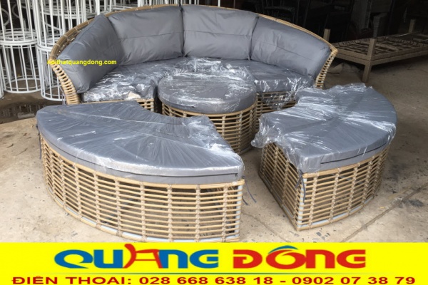 Giường tắm nắng QD-519 thiết kế lắp ghép tiện lợi tạo thành bộ sofa ngoài trời Mẫu giường tắm nắng QD-519 có thể tách rời tạo thành bộ sofa ngoài trời, cho hồ bơi