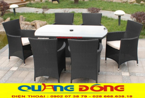 Mẫu bàn tròn sử dụng 6 ghế dùng cho sân vườn ngoài trời QD-393 được sản xuất thủ công bằng sợi nhựa giả mây đem lại sự tiện nghi hiện đại cho không gian sống 