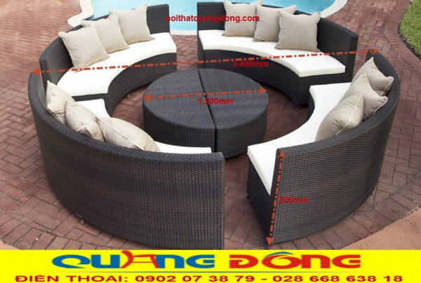 Bộ sofa mây nhựa QD-629 sử dụng 4 băng dài hình bán nguyệt ghép lại thành khối hình tròn độc đáo
