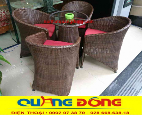 Mẫu ghế cho quán cafe gam màu nâu giả gỗ trung tính, bộ bàn ghế giả mây QD-098