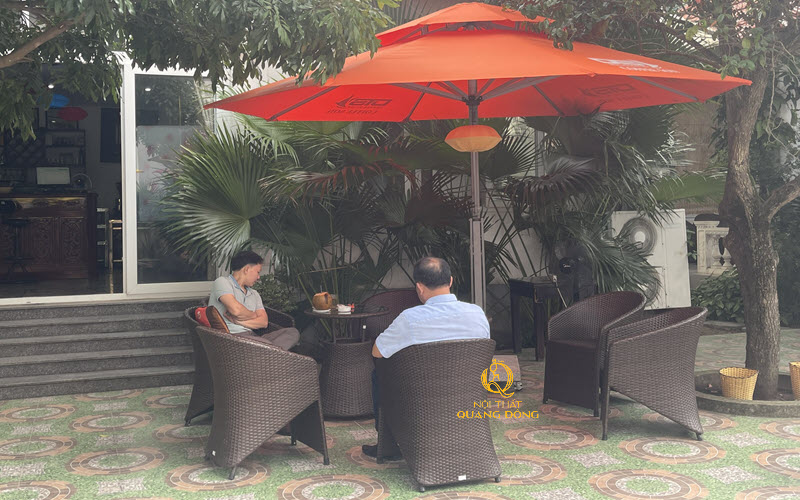 Một bộ bàn ghế giả mây cho quán cafe chiếm diện tích bao nhiêu m2