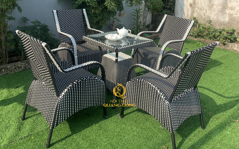 3 mẫu bàn ghế đan nhựa giả mây quốc dân tối ưu cho quán cafe