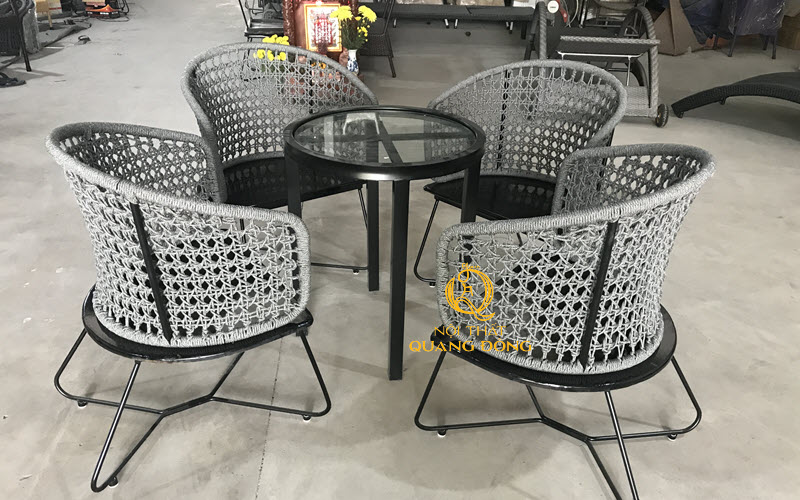 Có nên sử dụng ghế giả mây đan dây dù polyester?