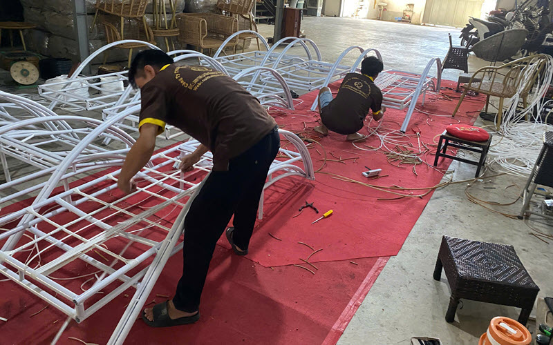 Ghế nằm hồ bơi QD-1280 được đan bằng sợi mây nhựa cao cấp chống tia UV, cực tím