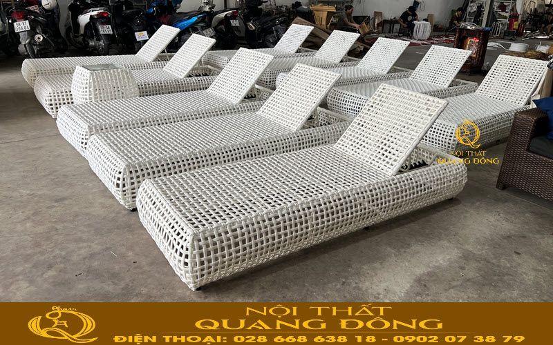 Xưởng Nội thất Quang Đông vừa hoàn thành ghế hồ bơi cho khách hàng tại xưởng