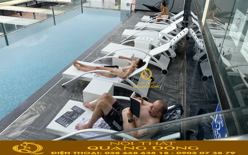 Ghế nằm hồ bơi QD-252 màu trắng tinh khôi