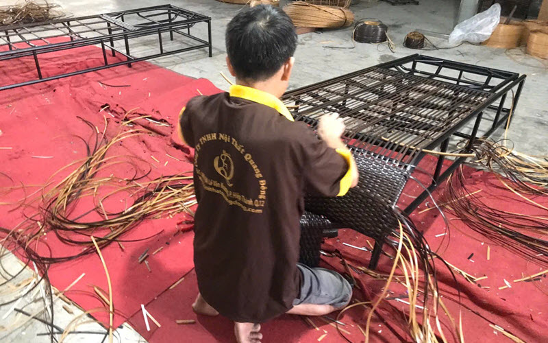 Ghế nằm hồ bơi mây nhựa sử dụng chất liệu bền bỉ chống chịu thời tiết