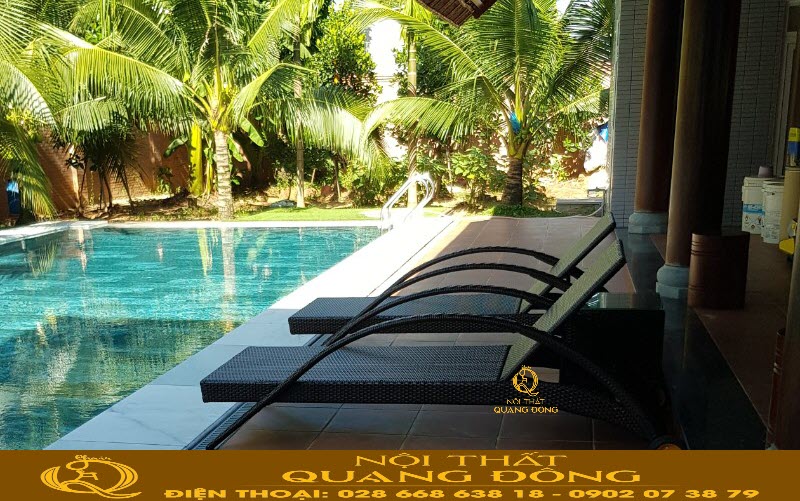 Ghế nằm hồ bơi QD-252 Nội thất Quang Đông tại villa khách hàng