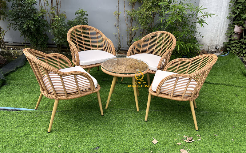 Bàn ghế giả mây thiết kế gọn gàng, tối giản nhưng sang trọng