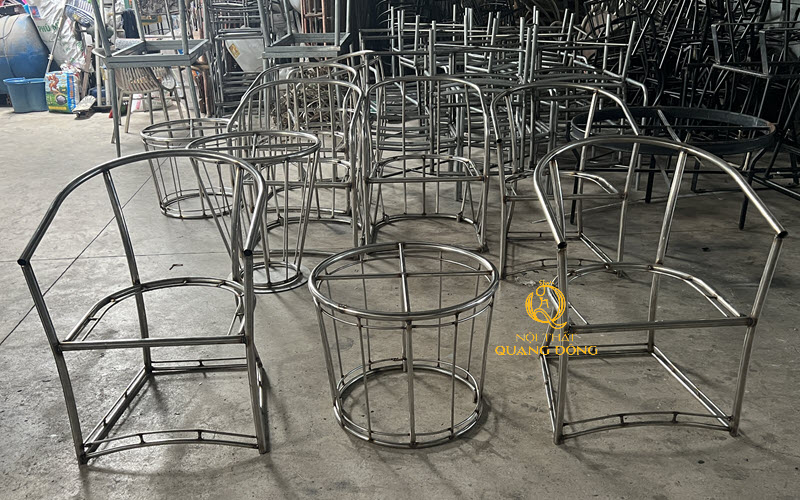Khung sườn bàn ghế giả mây QD-2107 bằng thép chắc chắn, sơn tĩnh điện chống gỉ sét