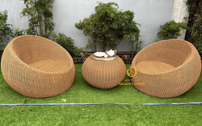 Bàn ghế giả mây có khả năng chống bụi bẩn, chống thấm và dễ lau chùi