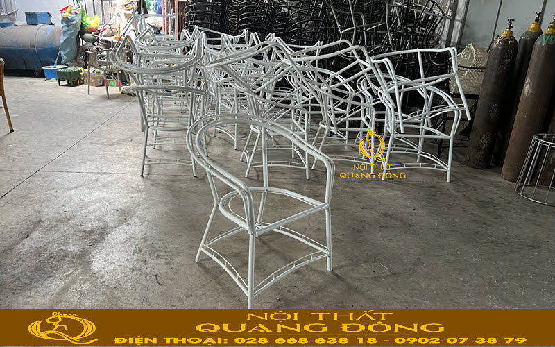 Khung sườn bàn ghế giả mây QD - 2095 tại xưởng Nội thất Quang Đông