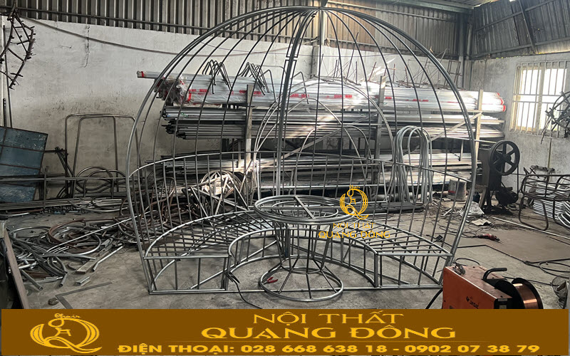 Khung thép sơn tĩnh điện chắc chắn giúp sofa mây nhựa QD - 755 thích nghi với môi trường ngoài trời